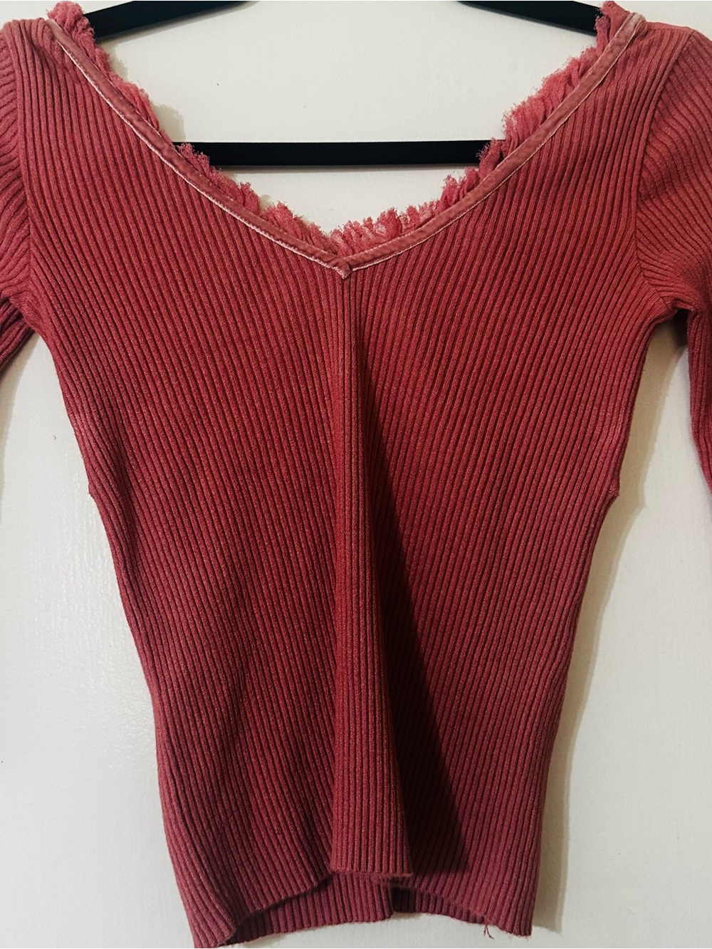 Women's Dusty Rose Ribbed V-Neck Long Sleeve Top - Picture 4 of 5